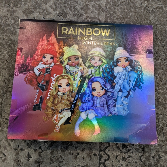 Rainbow High Winter Break Poppy Rowan Orange Fashion Doll and Playset - Picture 10 of 10